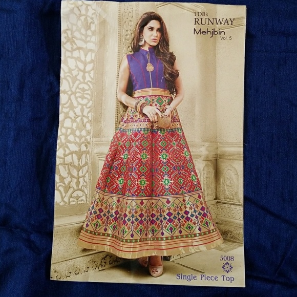 Beautiful gown - Picture 5 of 5